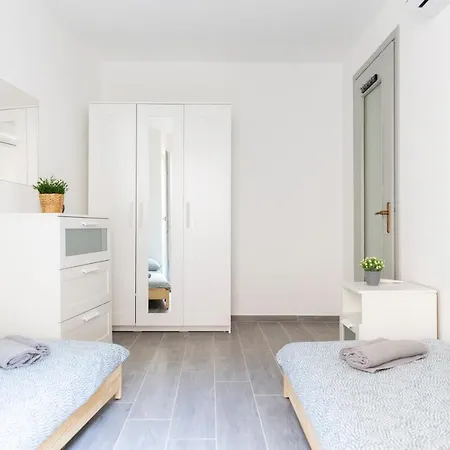 Ai Lagoni - Modern With Air Conditioning